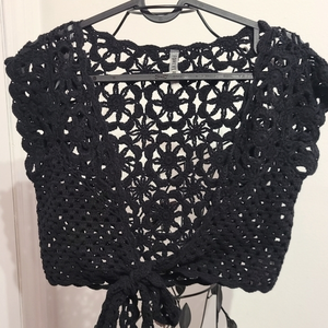 NWOT flower‎ knit short bolero